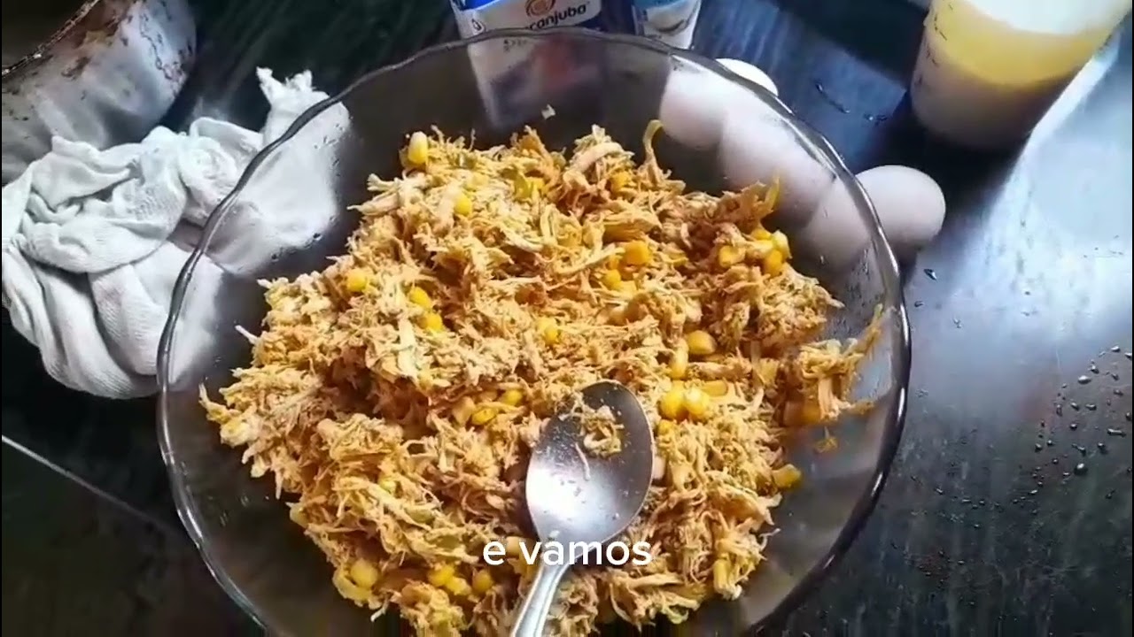 Torta de frango cremosa. 