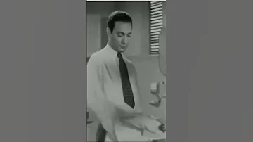 عضلات الموسيقار محمد عبد الوهاب 