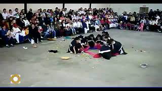 Danza Cascada De Peguche