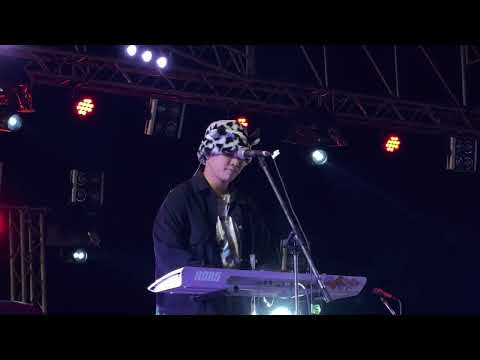 PURPEECH - ดอกไม้ที่รอให้เธอเก็บ live at เต้ยfreshtival4 151022
