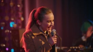 Adventures In Babysitting - Trailer Legendado Pt-Br