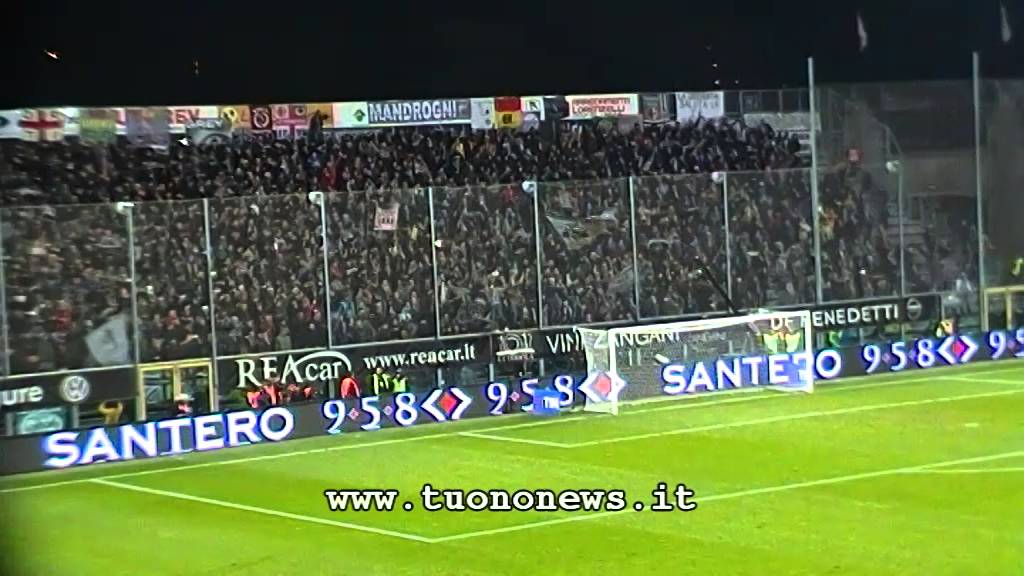 Spezia-ALESSANDRIA, tifo ed esultanze ai gol dei Grigi dei tifosi dell'Alessandria allo stadio Picco