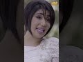 لي شافها بغرفته يوم زواجه وحبها الحين يسولف وياها على طاولة وحدة حال مناير