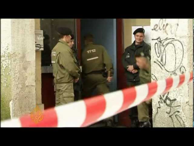 ألقت الشرطة الألمانية القبض على شخصين في برلين بتهمة التخطيط لتفجير قنبلة.