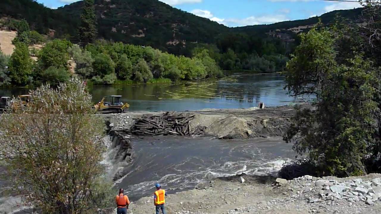 Dam Failure, Gold Ray Dam, Rogue River, Oregon - YouTube