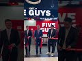 Americký velvyslanec v Česku slavnostně otevřel první pobočku Five Guys v Praze
