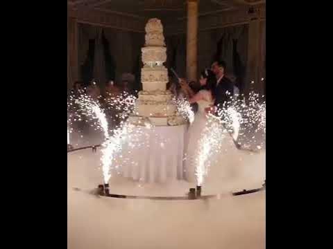 Красивый холодный фонтан - YouTube