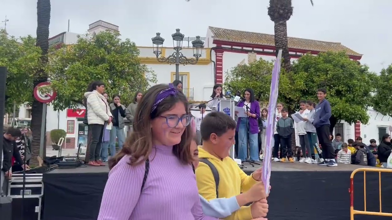 Más de 1000 personas participan en la Manifestación por el Día Internacional de la Mujer