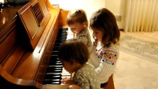 Ava, Elise & Sophia Play Piano At Thanksgiving