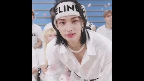 HYUNLIX throw a kiss , they are so sweet 🤧 #hyunjin #felix #hyunlix