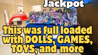 DUMPSTER DIVING - MEGA HAUL. FOUND HUNDREDS OF DOLLS, GAMES, TOYS, STUFF ANIMALS IN THE LANDFILL