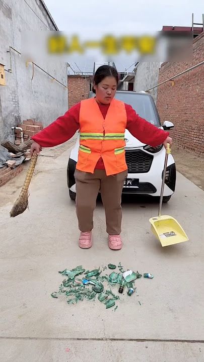 Broken Glass Ahead! Her Quick Thinking Saved the Day! 🧹🛣️