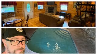 We Stayed At A Dollywood Cabin | Tour Of The Grotto Cabin, Dollywood, Pigeon Forge, TN