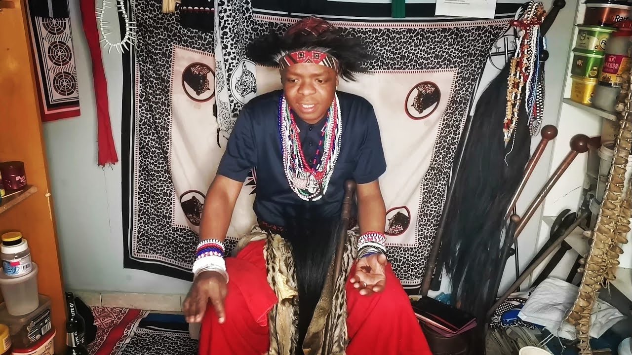 IZINGOMA ZAMADLOZI: Kuyazila yini ukucindela ingoma zamadlozi? Yini embi ngakho? 