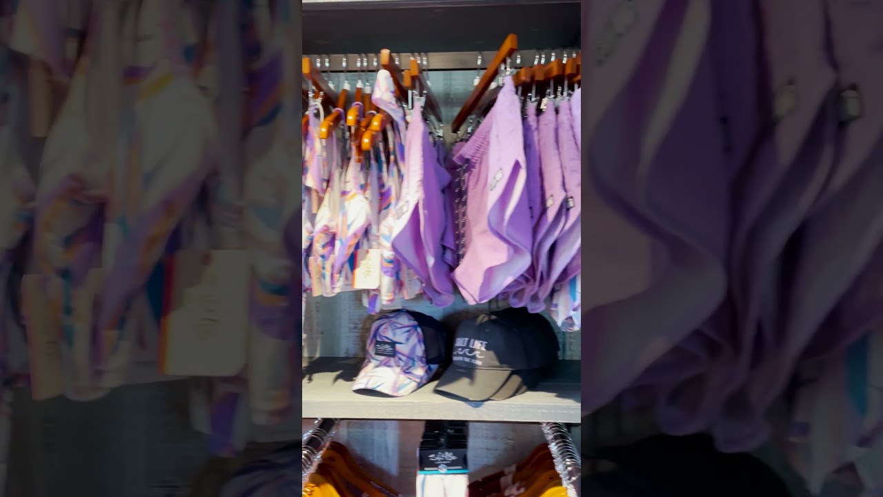 Summer is in full swing at our Sarasota store! 