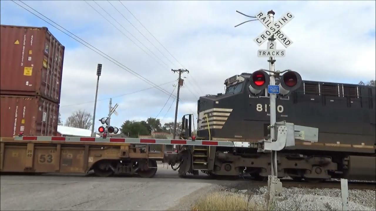 Mooresville Road Railroad Crossing, Belle Mina, AL
