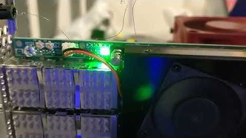 385A-SoC power-on LED behavior