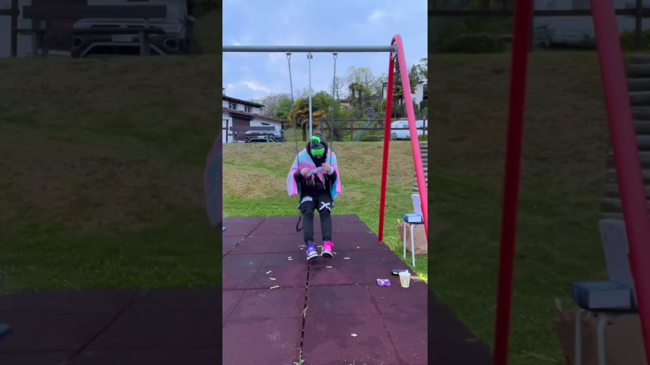 Dondolo per un giorno intero sull’altalena senza dormire. Verifichiamo 🤙🏻 #bellagianda