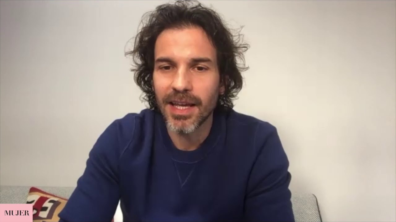 Entrevista a Santiago Cabrera por su papel en 'Godmothered', la nueva película de Disney +