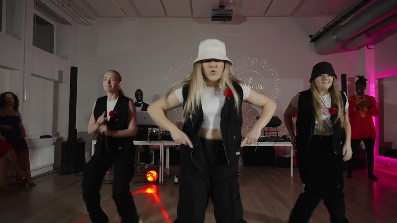 AFRO DANCE by AFROEST girls in Bachata Studio Tallinn