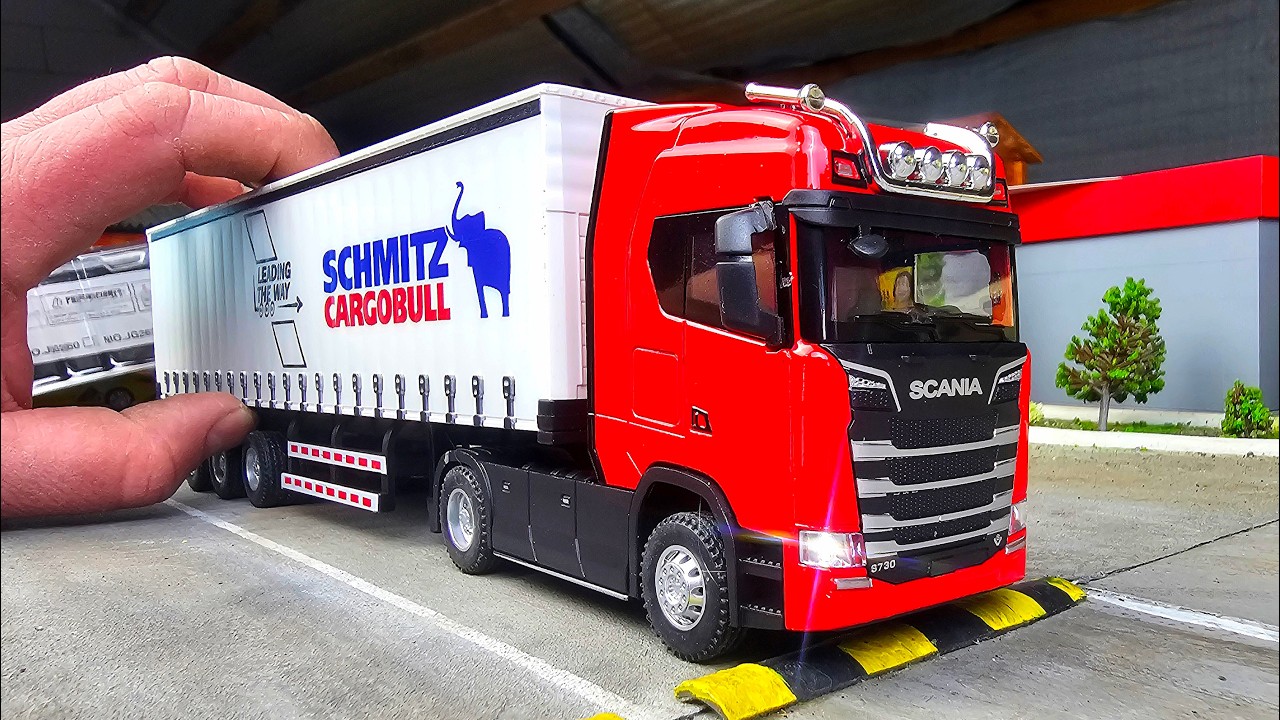 Мощная фура Скания с полуприцепом Schmitz модель со светом и звуком. Про машинки