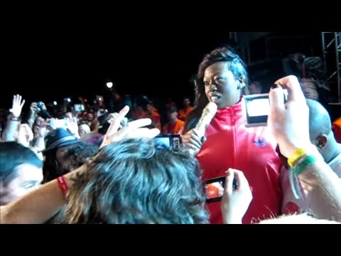 Missy Elliott - Work it / Pass That Dutch (Live at...