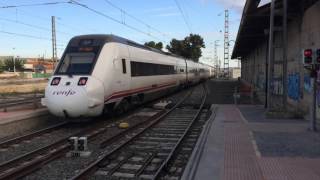 Tren S-599 Media Distancia por la estación Novelda-Aspe