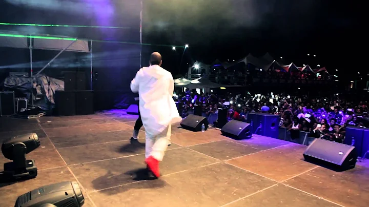 Cassper Nyovest & Anatii peforming My Own #AxecessJozi