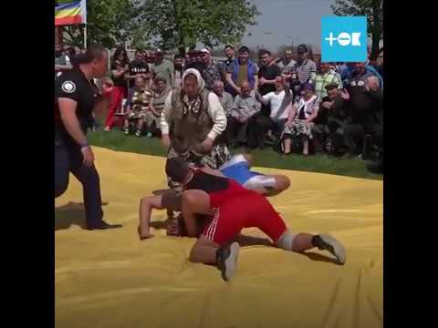 الله يسمح لينا من الوالدين أم ما يعوضها حد