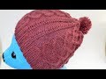棒針で編む、手編みのニット帽（ハート模様）