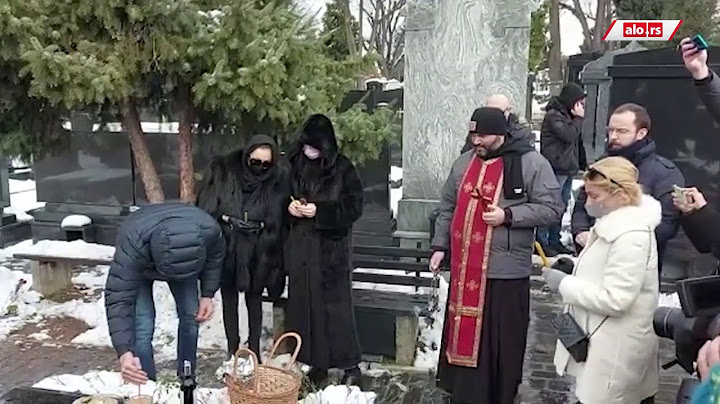 ODRŽAN POMEN ŽELJKU RAŽNATOVIĆU ARKANU - Ceca, Veljko i Anastasija na grobu pokojnog supruga i oca