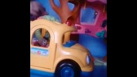 Shelby singing wheels on bus
