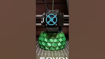 Elegant Curved Honeycomb Vase: Mesmerizing 3D Print Timelapse! 🌼🏺 #satisfying #vase #3dprinting