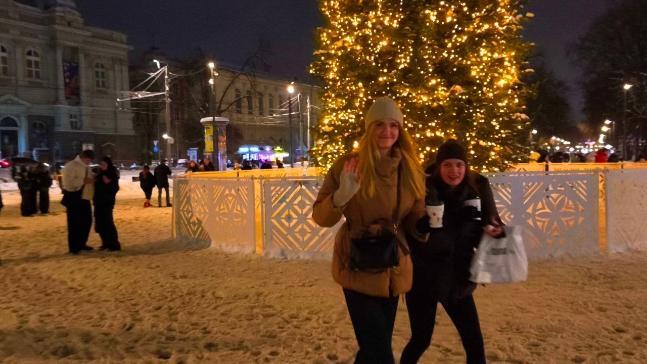 Гори снігу у центрі Львова 2026 і аномальний мороз нічне життя Lviv nightlife