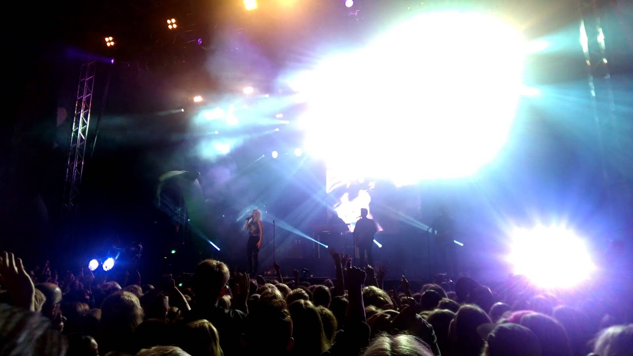 Veronica Maggio - Sergels Torg (Live@Popaganda) elliphant instagram