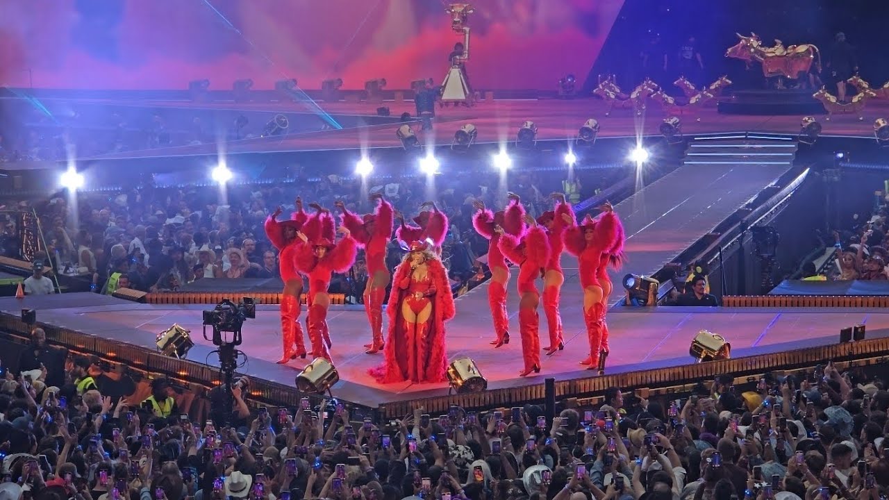 BEYONCÉ - Peep Show interlude / DESERT EAGLE / RIIVERDANCE / II HANDS II HEAVEN | London N6 16.06