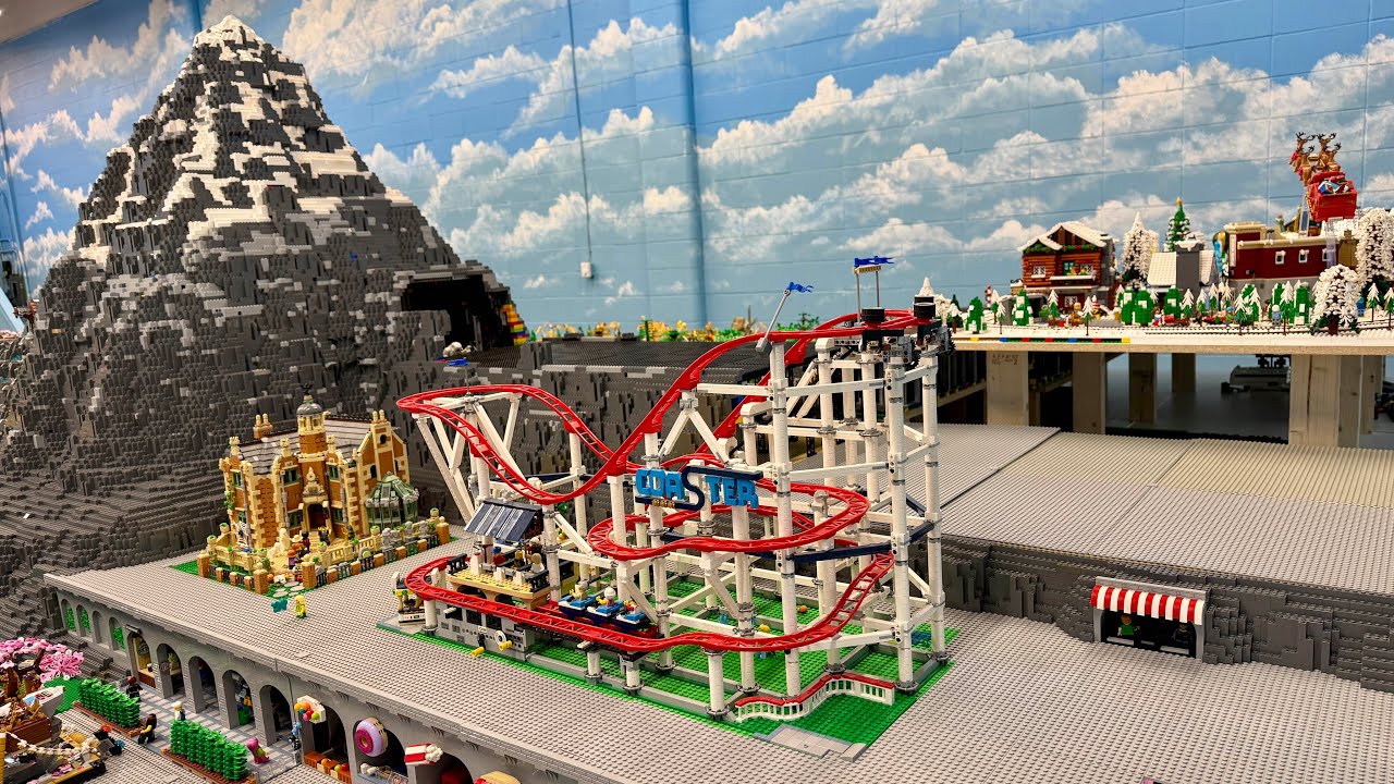 LEGO Amusement Park Escalator & Starting Mountain 3