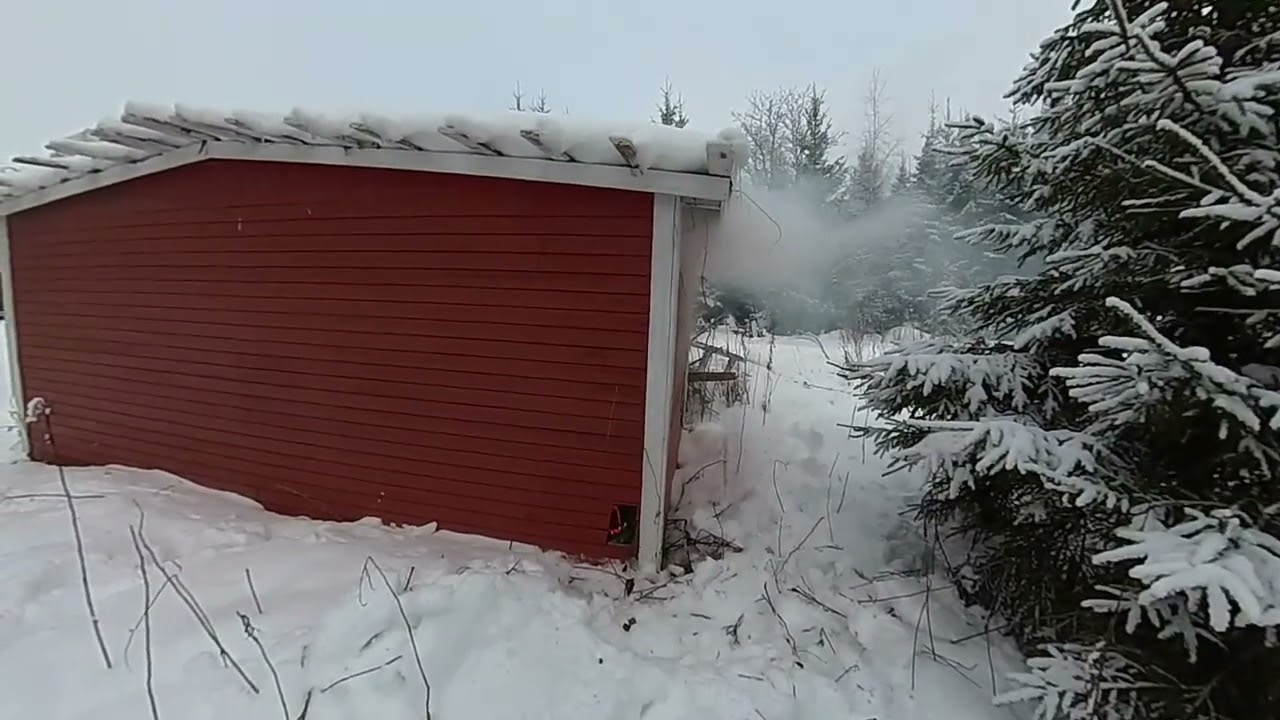 Vanha aitta hävitetään polttamalla