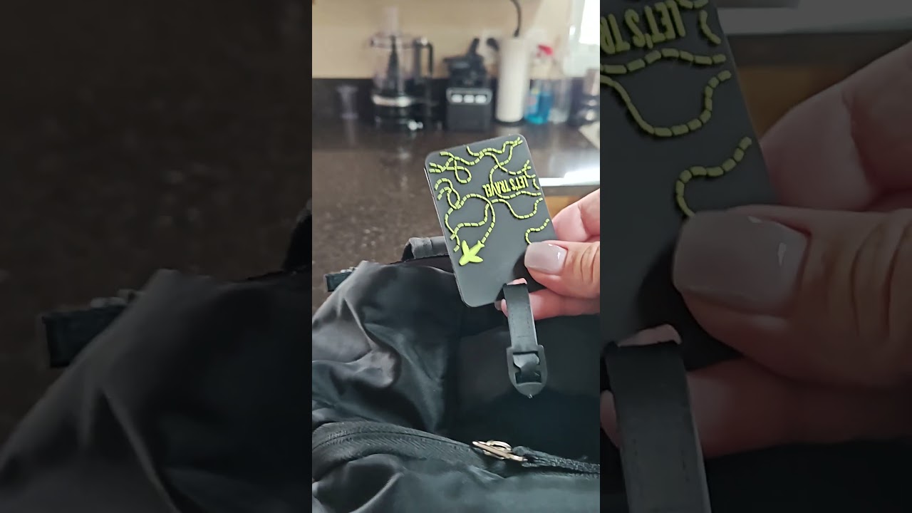 My Carry-on Bag, What Do I Think? How I Store my Electronics and More 