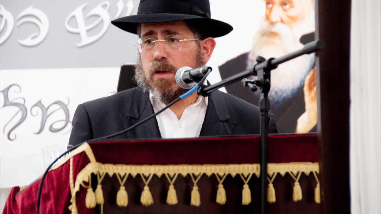 19 Kislev Farbrengen with Rabbi Yossi Raskin - YouTube