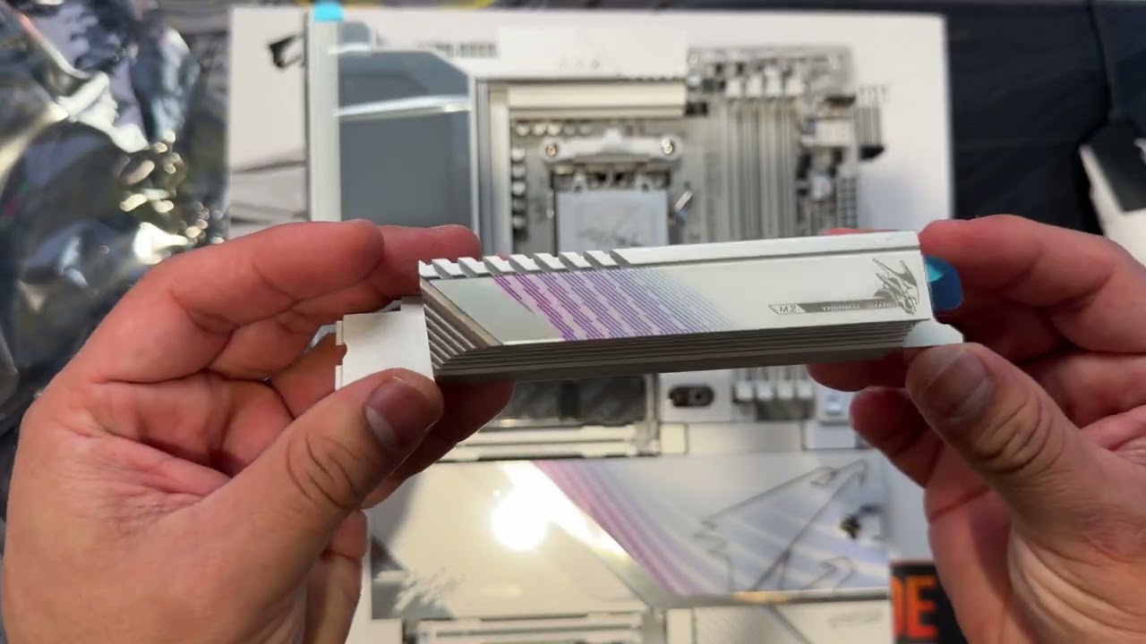 X870E Aorus Master X3D Ice Unboxing - YouTube