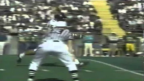 Oregon CB Ronnie Gipson blocks a punt vs. Pacific ...
