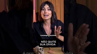 PAGUE MENOS: Prolongar a DÍVIDA pode te SALVAR! O banco NÃO QUER que você saiba disso
Você está endividado e acha que pagar parcelas caras é o caminho mais rápido para a liberdade? Pense de novo! A maioria das pessoas comete um erro brutal que só beneficia o banco: entregam todo o dinheiro na mão deles, sem perceber que existe uma estratégia muito mais inteligente para sair do vermelho. Prepare-se para virar a mesa e usar o sistema a seu favor.
Neste vídeo, a gente te mostra por que, em muitos casos, prolongar sua dívida e reduzir a parcela pode ser a sua salvação financeira. Com a taxa de juros atual, negociar para esticar o prazo e diminuir o valor da parcela pode liberar um dinheiro que você nem sabia que tinha. Descubra como aplicar essa diferença e fazer o dinheiro trabalhar para você, em vez de deixar o banco te chamar de trouxa. Chega de dar seu suor de graça!
#Divida #Dividas #EducacaoFinanceira #MePoupe #NathaliaArcuri #Dinheiro #Juros #NegociarDivida #Financas #Economia #ShortsBrasil #ComoSairDasDividas PAGUE MENOS: Prolongar a DÍVIDA pode te SALVAR! O banco NÃO QUER que você saiba disso