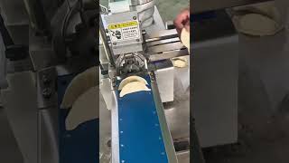Download Lagu Placing dumpling wrappers into automatic folding machine MP3 Download Lagu Placing dumpling wrappers into automatic folding machine MP3