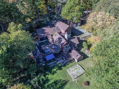 6393 Old Post Rd, Naples, NY home video tour