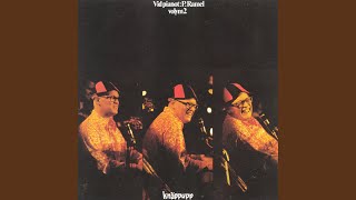 Download lagu Fru Svenssons lyckliga karl