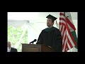 The ophthalmologist gives a commencement address