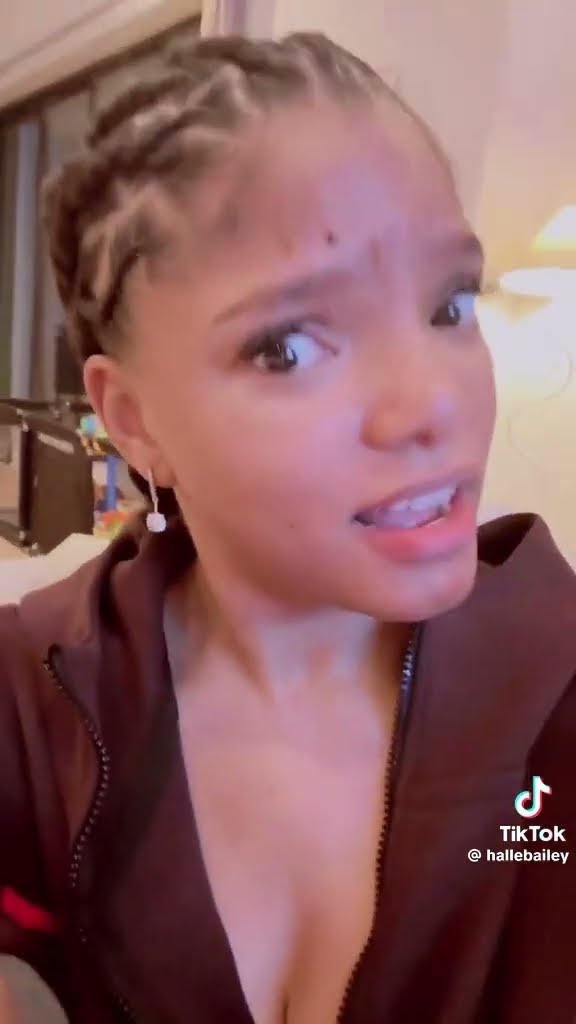 Halo was all smiles #hoodnews #halle #halo #baby #singer #singing #trending #viralvideo #lol #smile