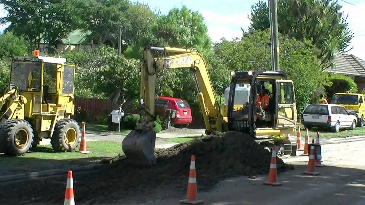 Caterpillar 307B excavator, Christchurch, New Zealand YouTube