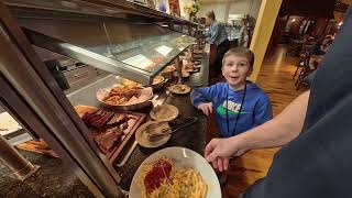 Great Wolf Lodge Mason Ohio Day 1 | Suite Tour & Buffet Dinner!